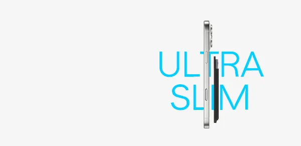 Seitenansicht des ultradünnen Plaud Note in Schwarz, befestigt an einem Smartphone.