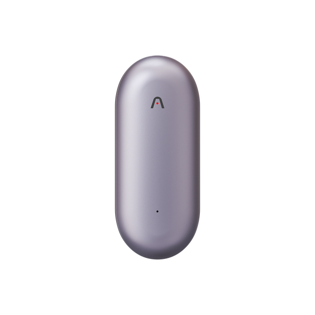 Plaud NotePin in Metallic-Lila, ein kompakter, tragbarer KI-Sprachrekorder in Kapselform.