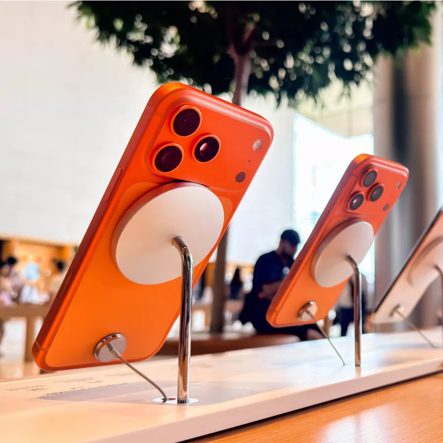 Plaud Note und iPhone 17 Pro im Einsatz zur Aufnahme von Ideen und Gesprächen.